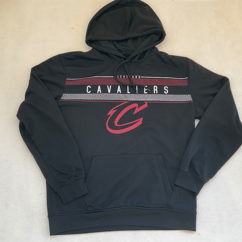 SALE ‼️MENS CLEVELAND CAVALIERS GRAPHIC DESIGN POCKET FRONT HOODIE SIZE LG EUC